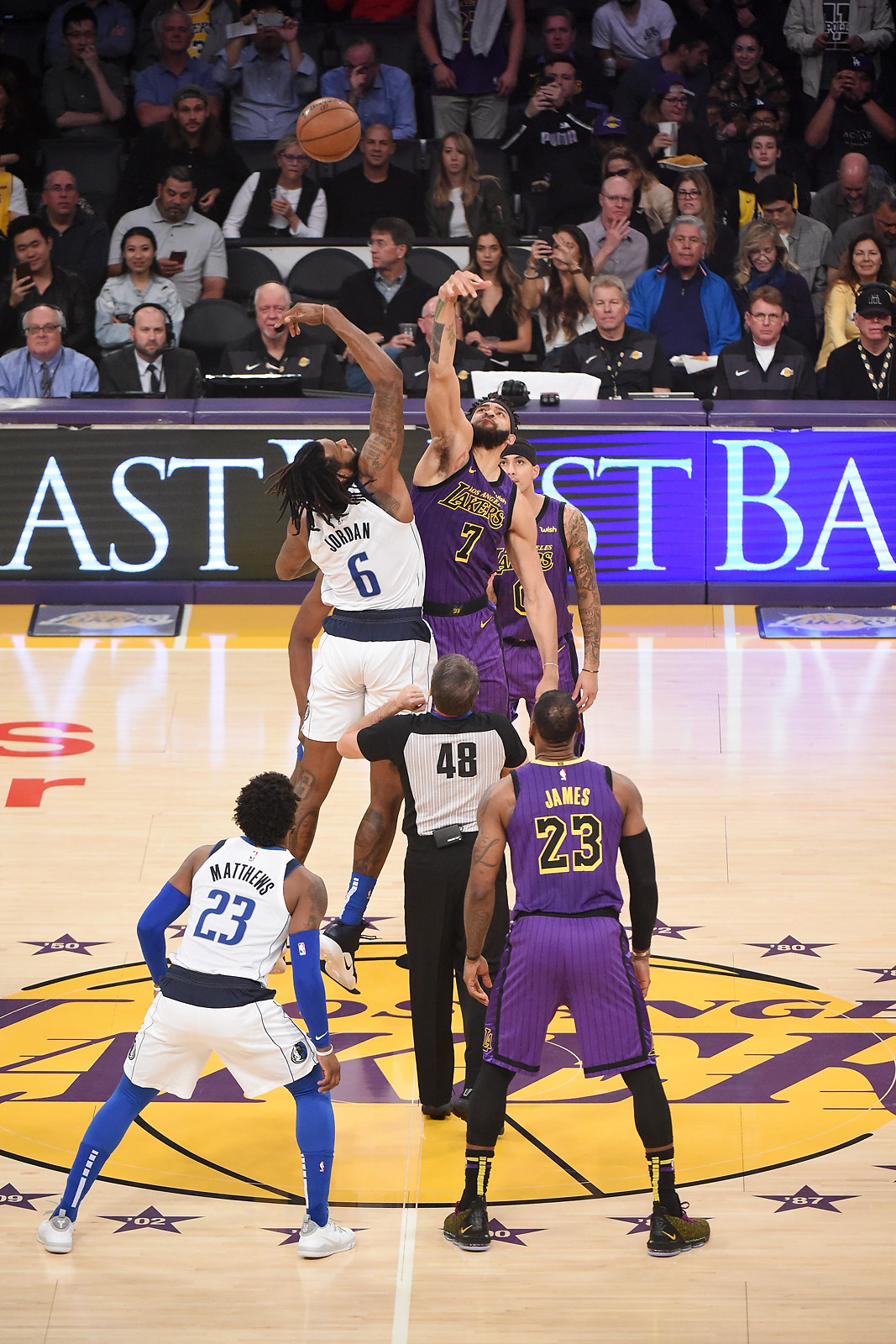 开元KY包含集结日洛杉矶湖人调整名单以备NBA总决赛西亚卡姆在独行侠比赛中连败之后,今晚莱比锡调整名单以备葡超的词条